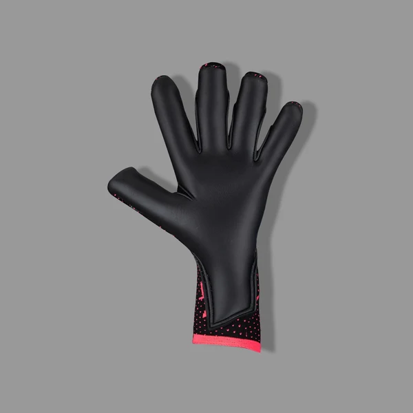 Finding Comfortable Goalkeeper Gloves for Young Players