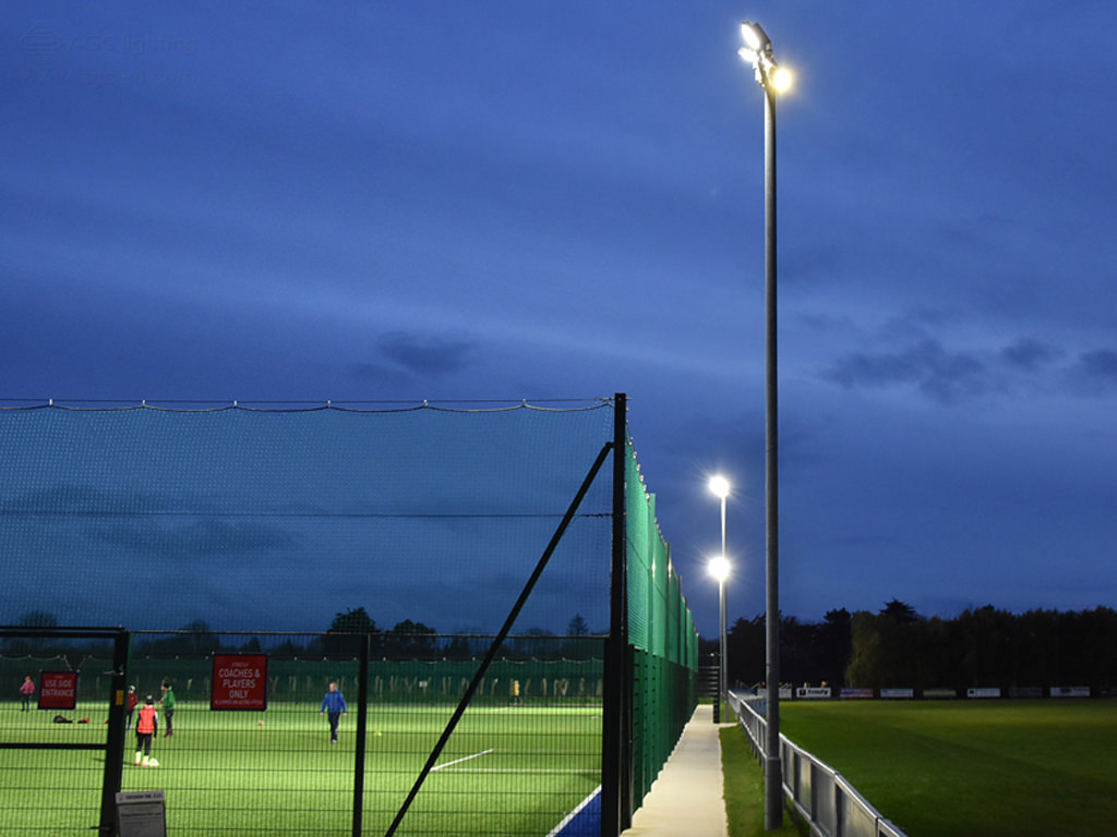 How to Choose a Reliable LED Tri-Proof Light Supplier
